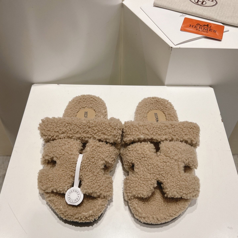 H**mes slippers
